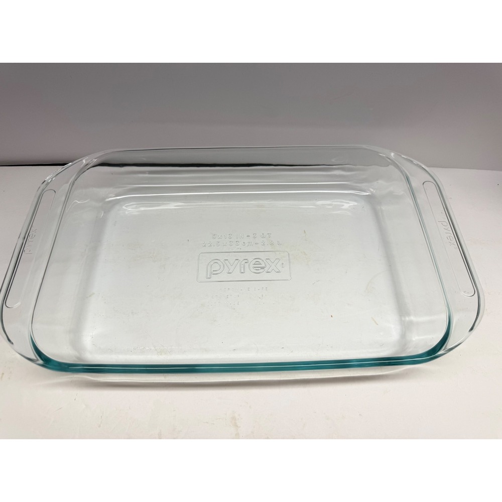 Pyrex 9x13 Glass Baking Dish 3 Quart Rectangular Roaster Casserole Pan 233 USA